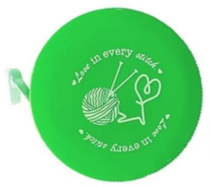 Ruban à  mesurer rétractable ' love is in every stitch'